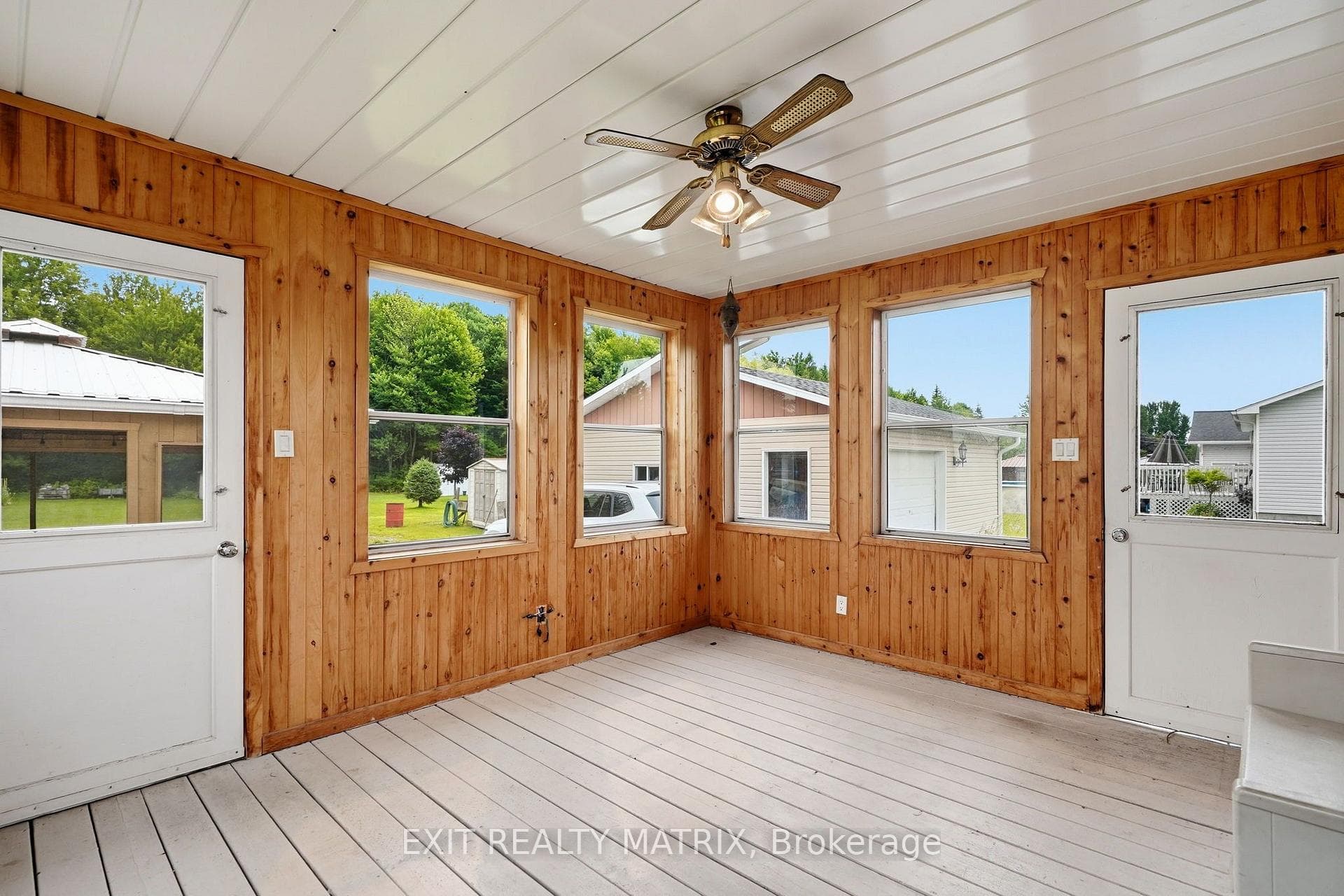 563 Lajeunesse Road photo 28