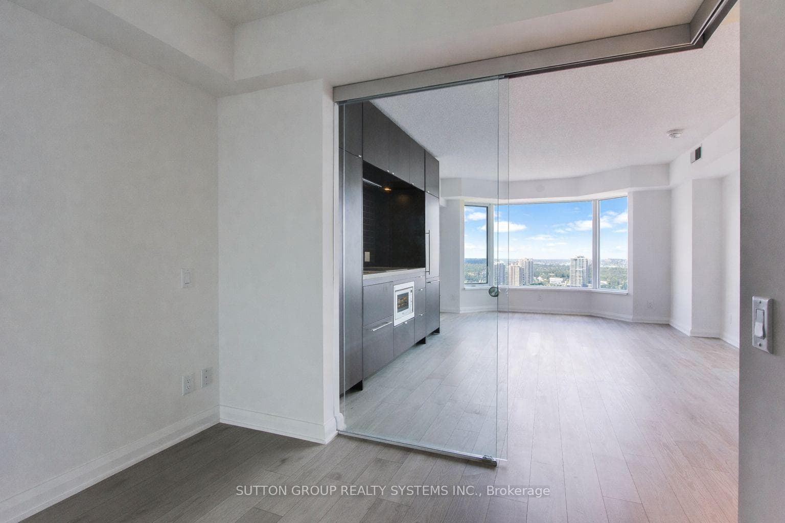 155 Yorkville Avenue Unit 2503 photo 9