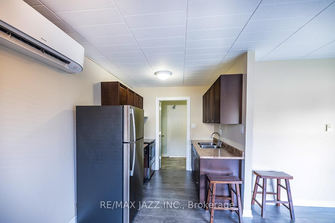 540 Mary Street Unit 2 photo 21