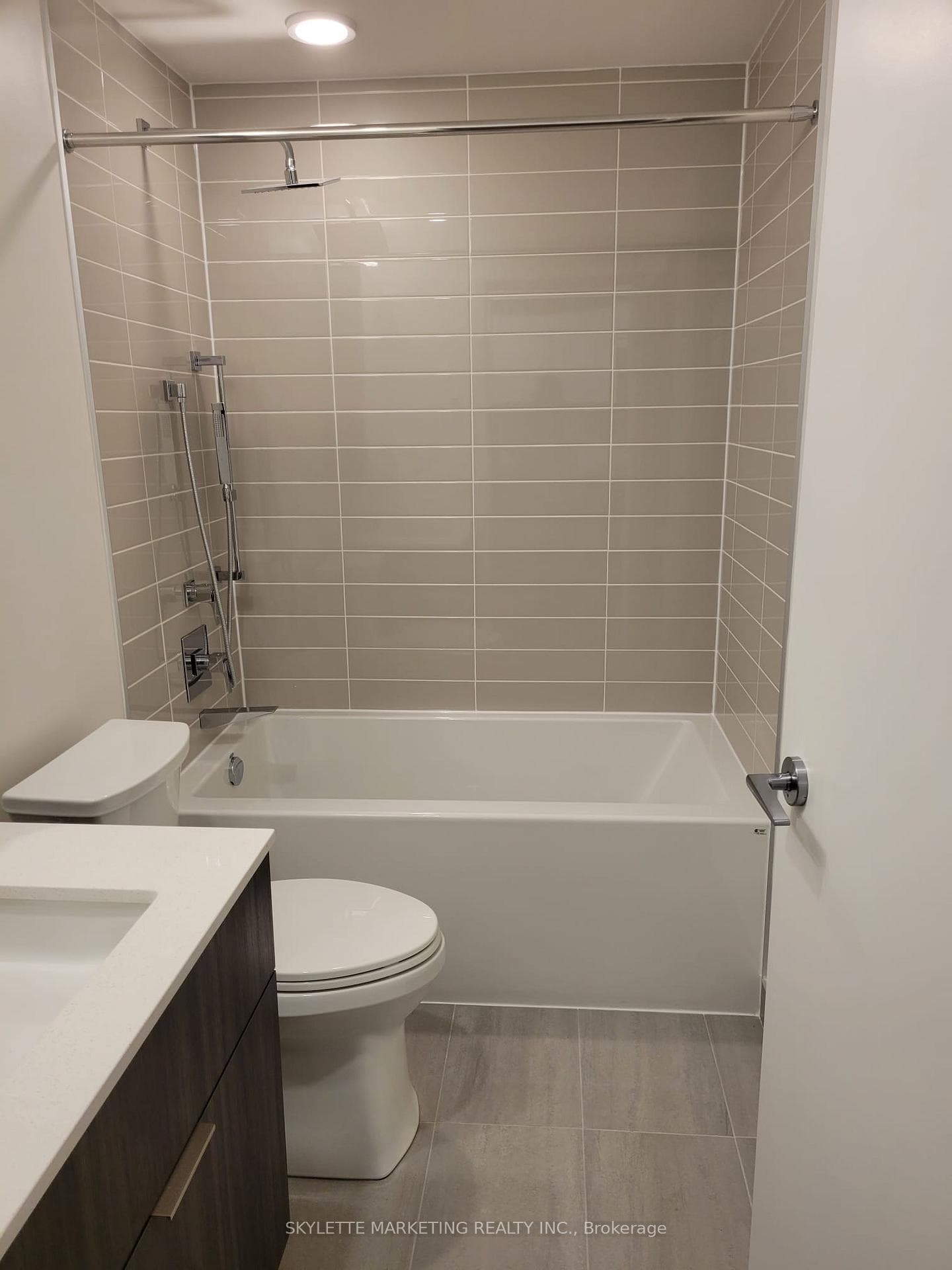 25 Richmond Street Unit 909 photo 11