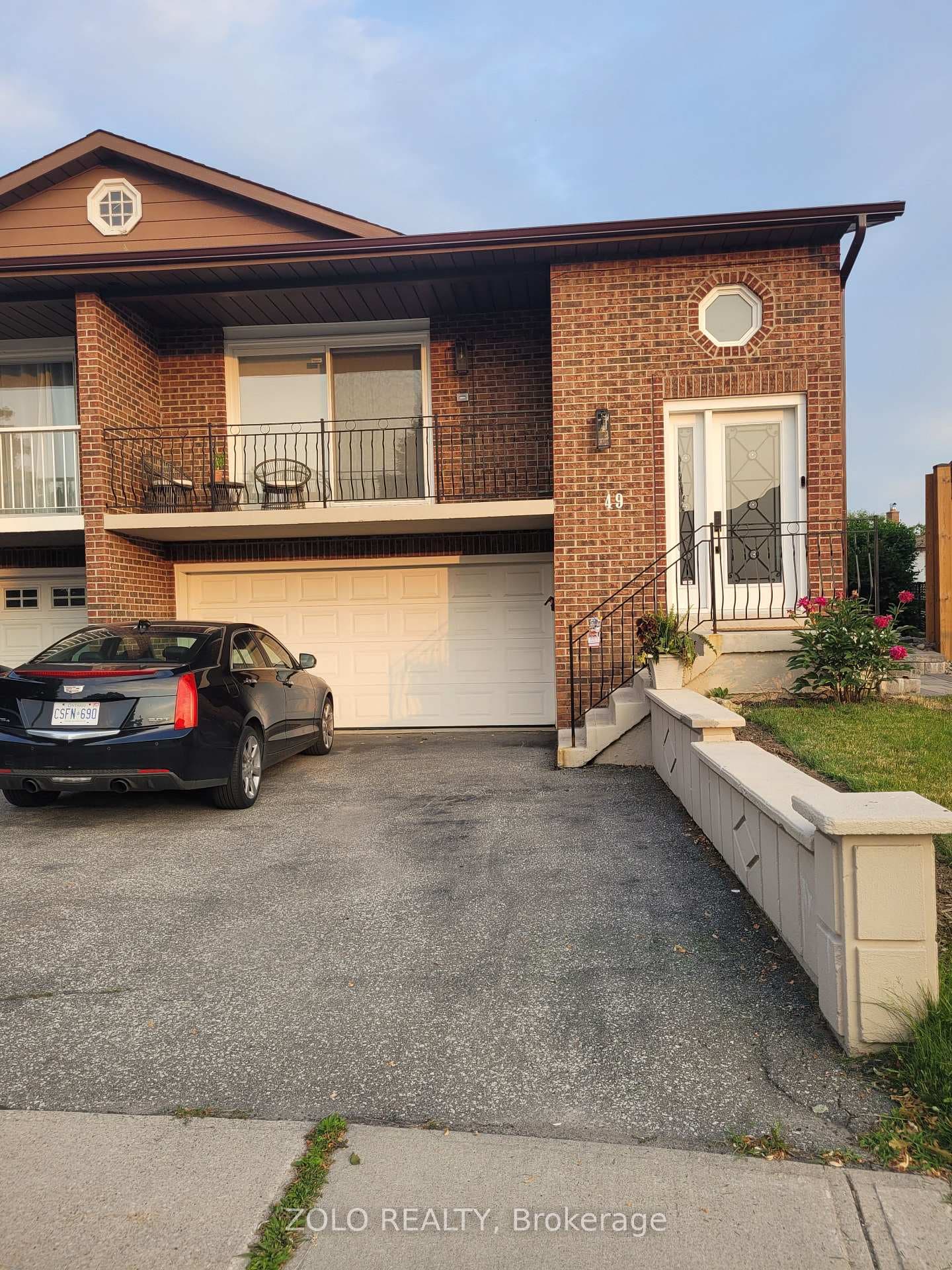 49 Avon Crescent photo 1