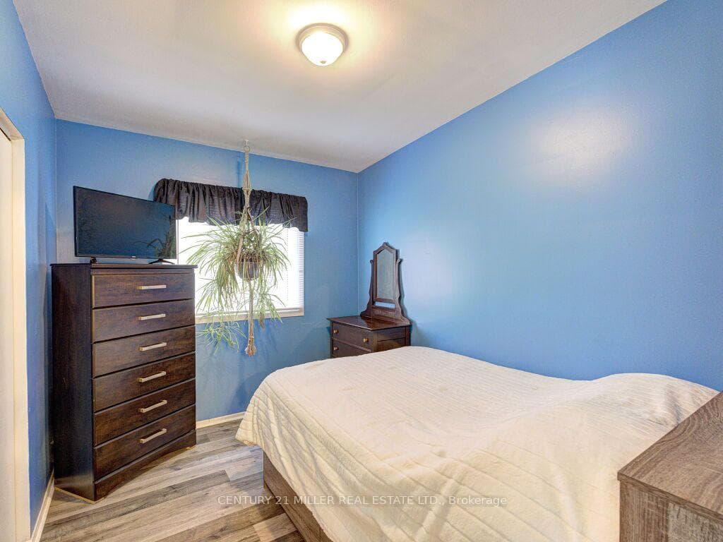 154 Luscombe Street photo 16