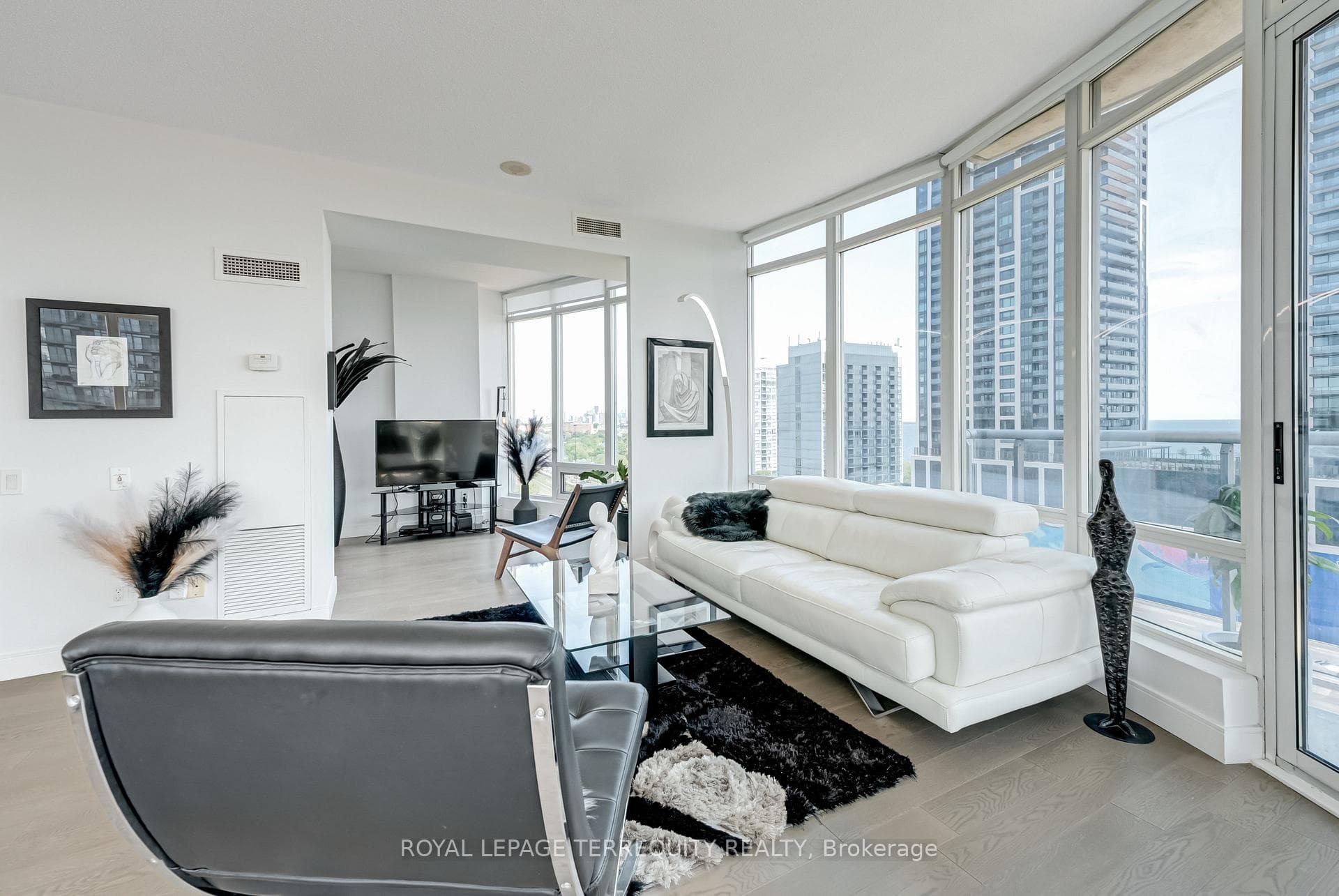 15 Windermere Avenue Unit 1210 photo 11