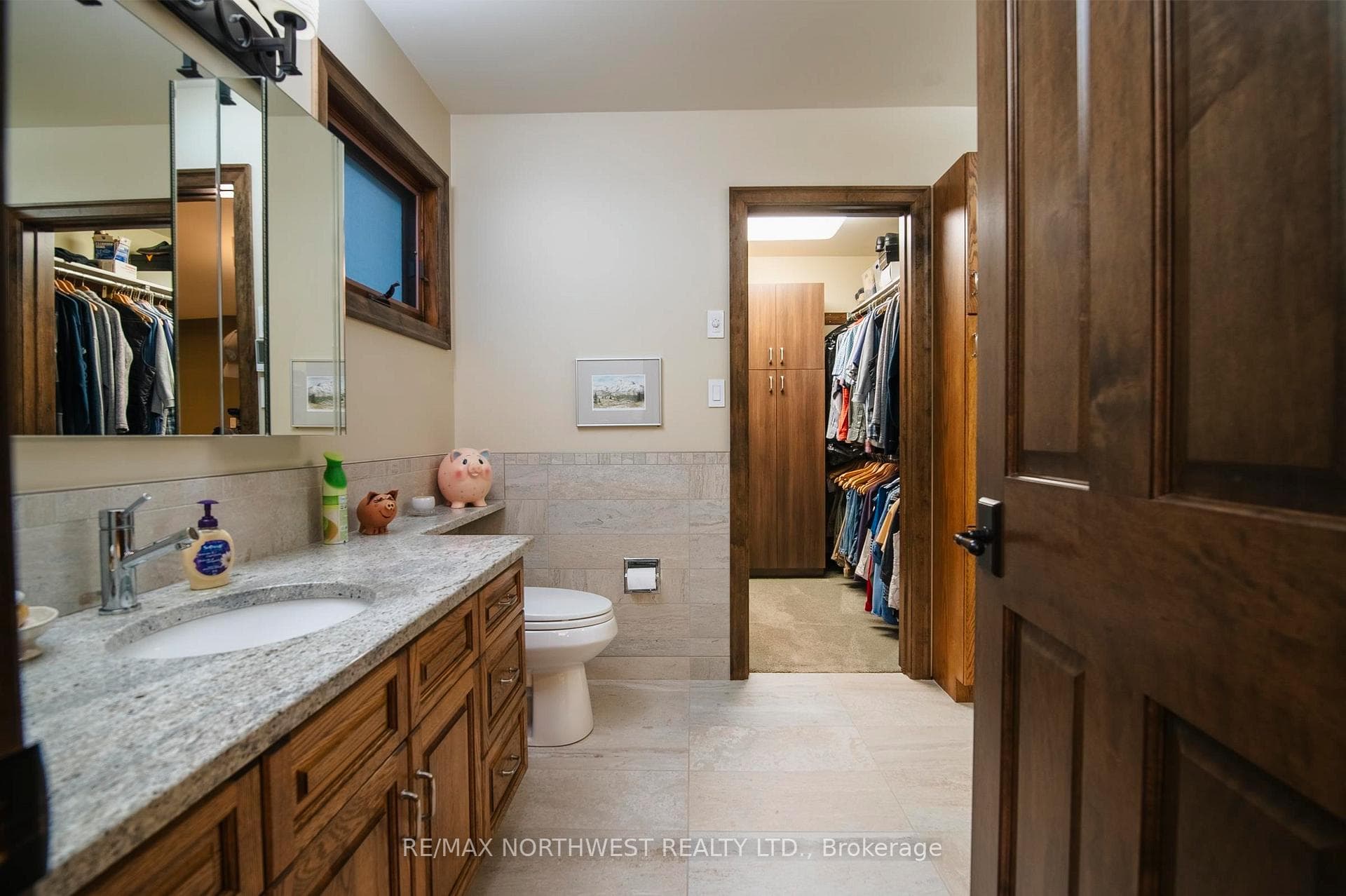 110 Lakeside Crescent photo 23