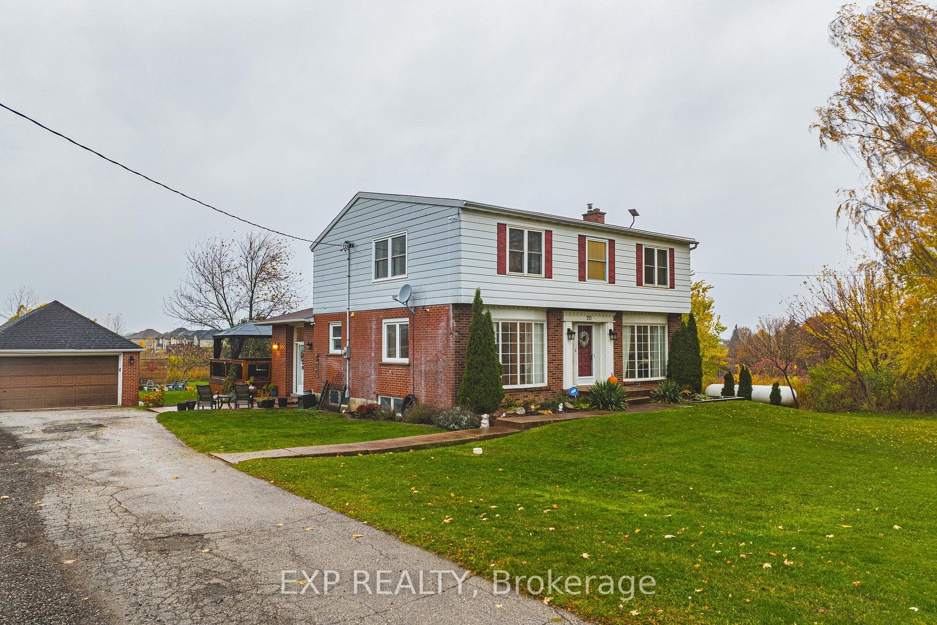 70 Webster Road photo 12