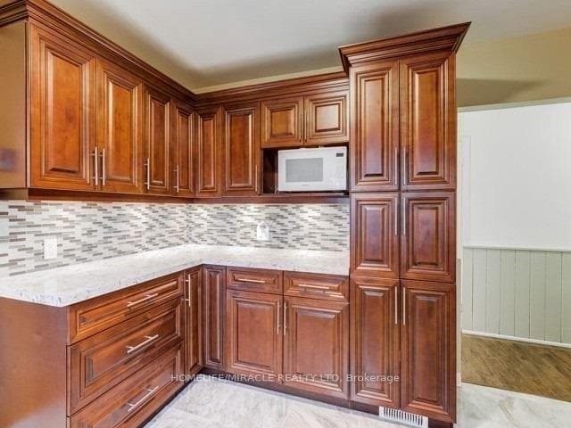 61 Westhumber Boulevard photo 9