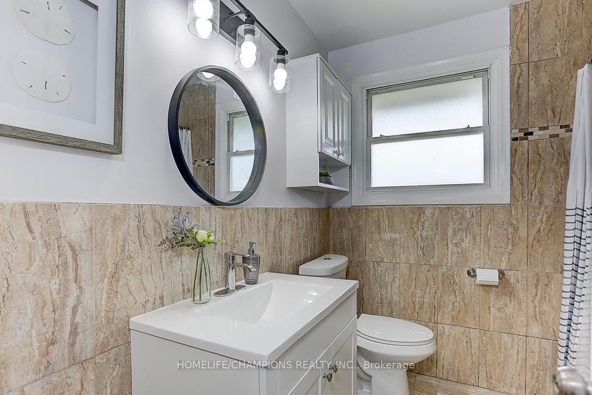 15 Stonehenge Crescent photo 26