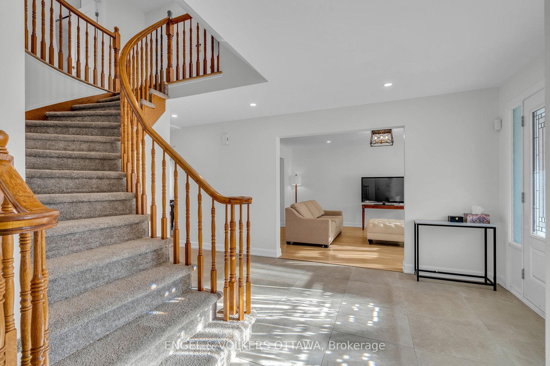 68 Fardon Way photo 3
