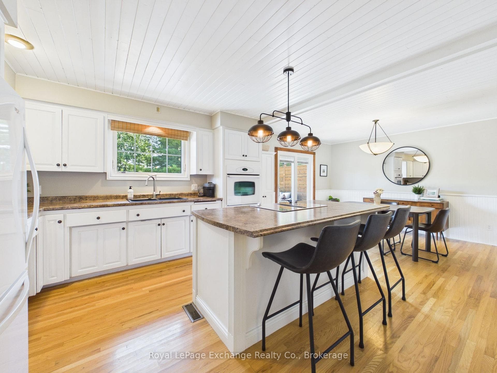 Open Concept Kitchen/Dining