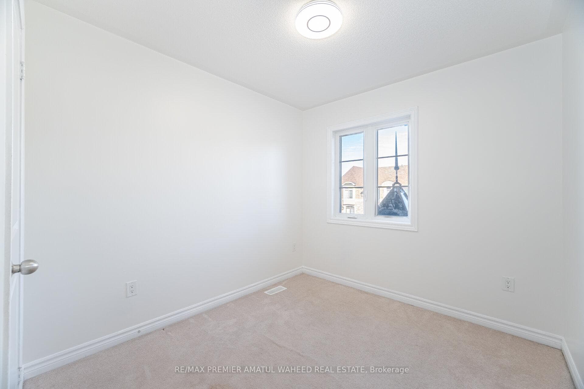 67 Farooq Boulevard photo 32