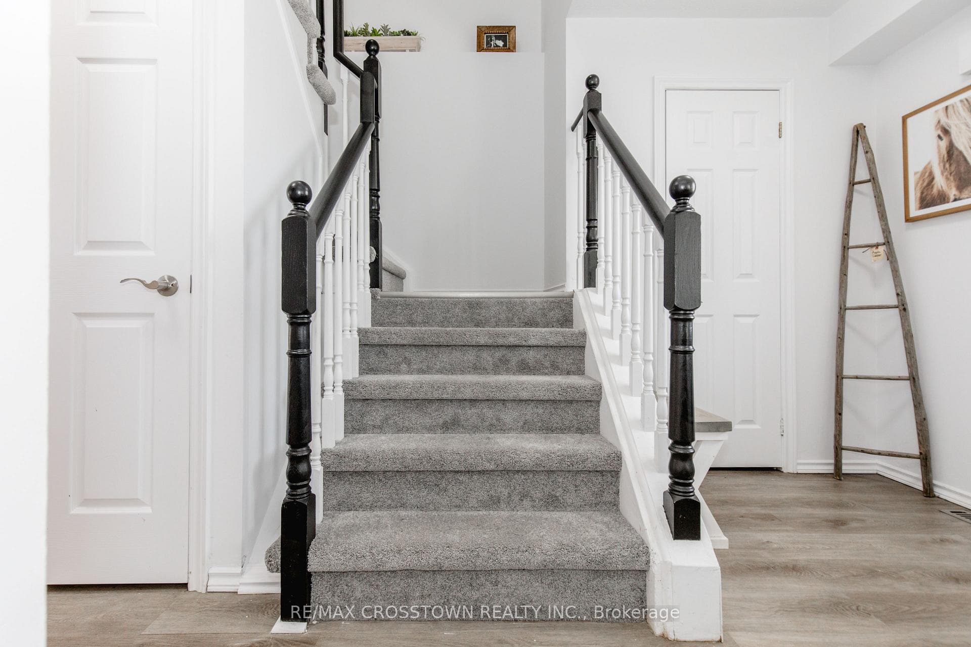 16 Moir Crescent photo 5