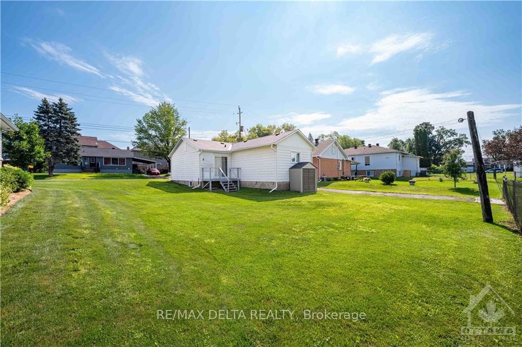 634 LALONDE Street photo 25