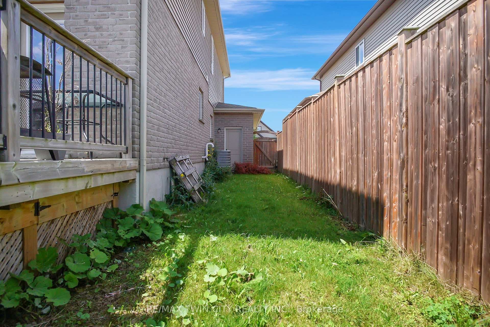 240 Watervale Crescent photo 39