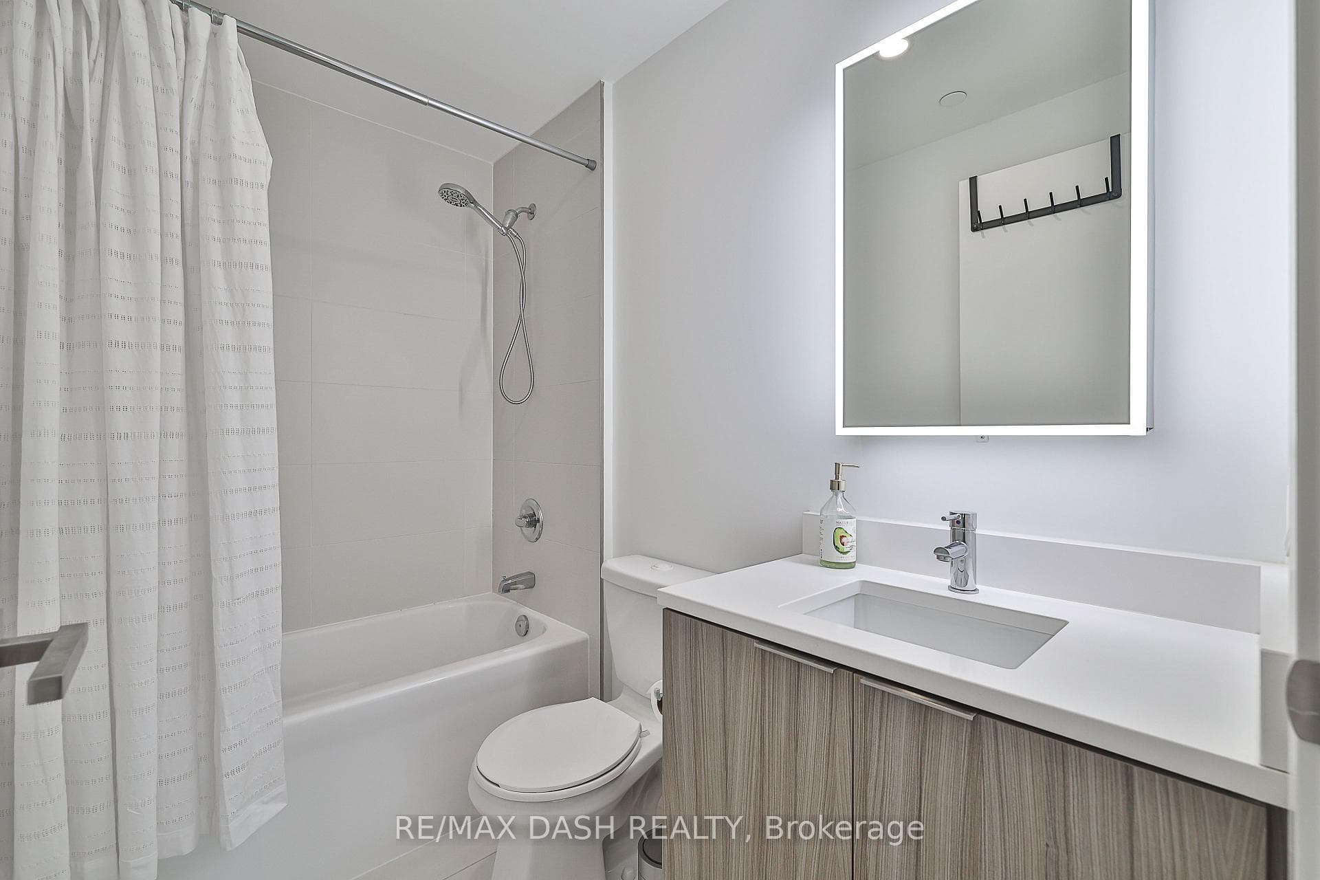 223 St. Clair Avenue Unit 215 photo 17