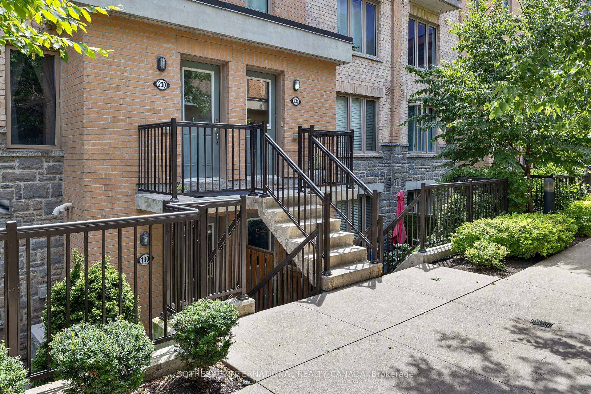 11 Foundry Avenue Unit 230 photo 4