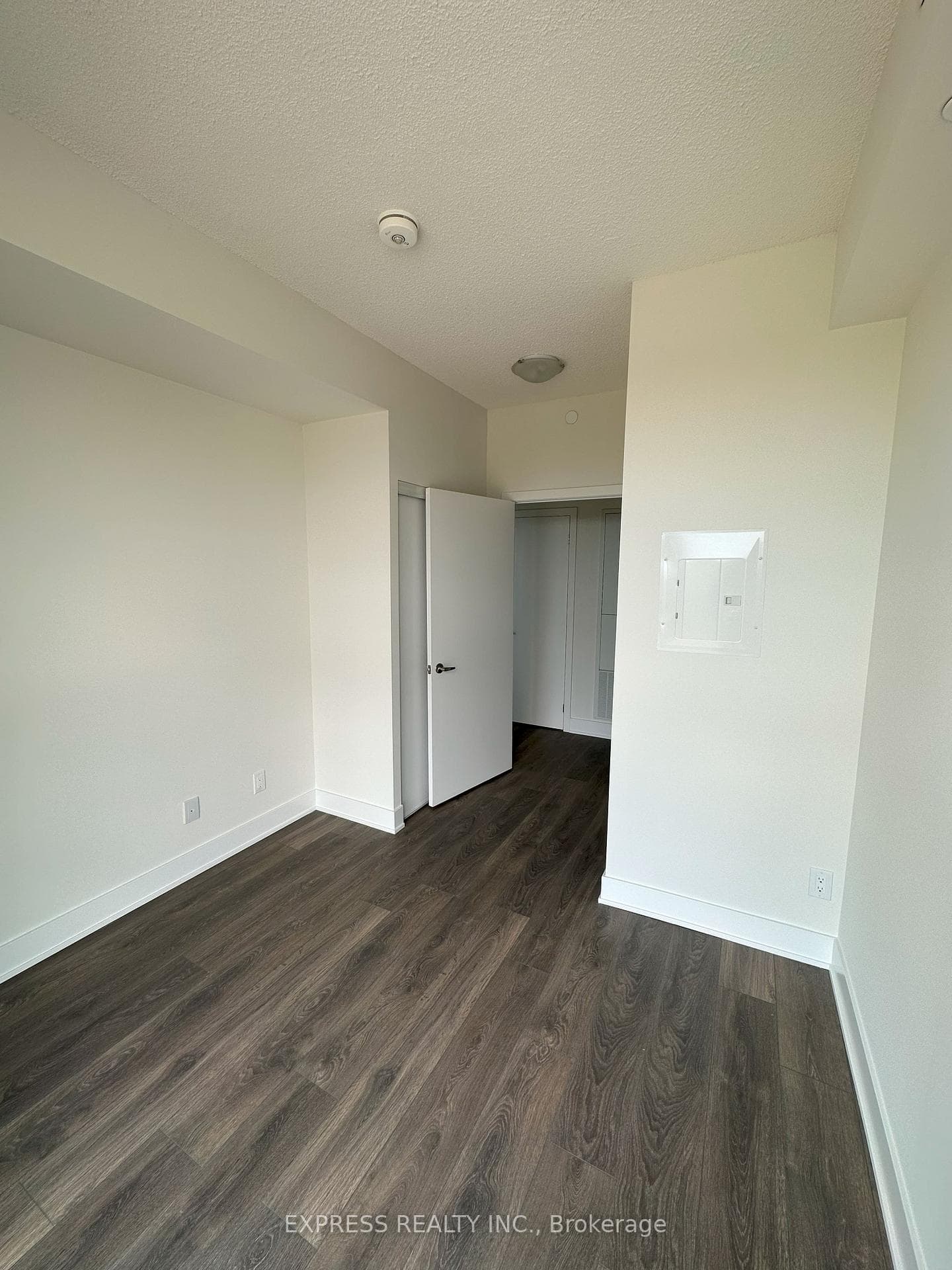 188 Fairview Mall Drive Unit 907 photo 6
