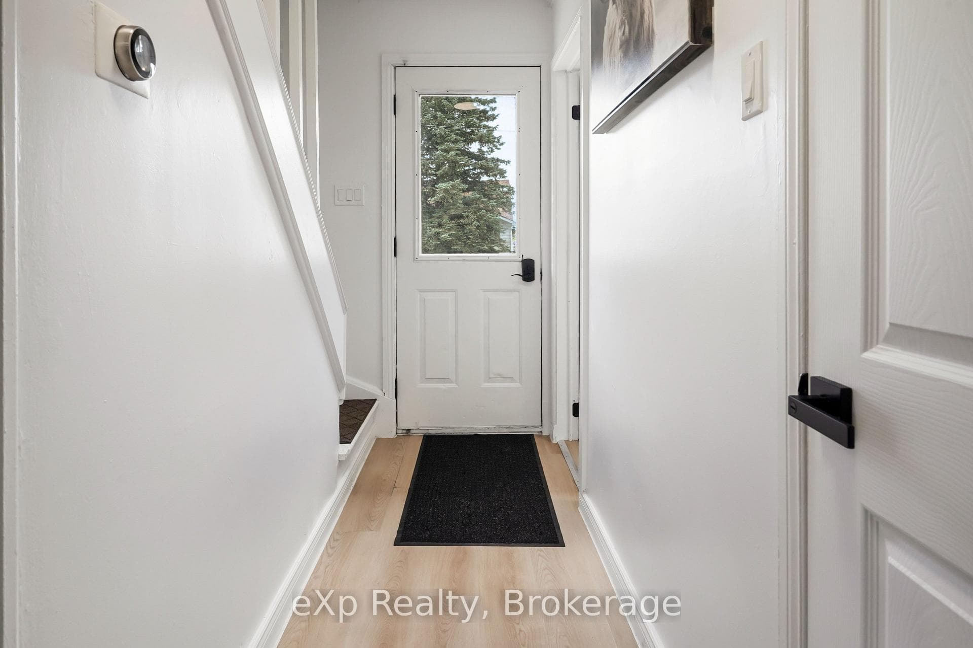 84 Victoria Boulevard photo 5