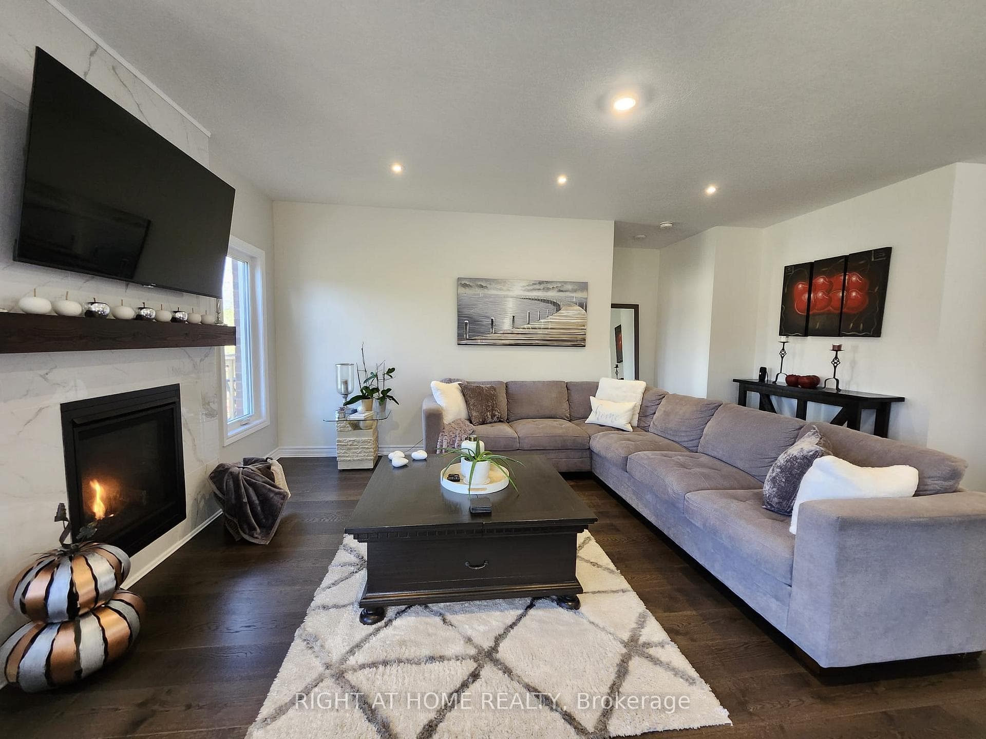 84 Diamond Valley Drive photo 27
