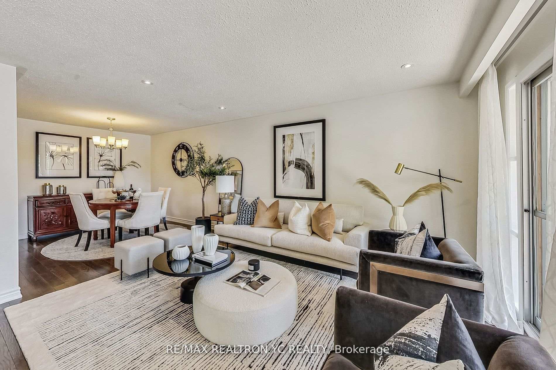 104 Mentor Boulevard photo 5
