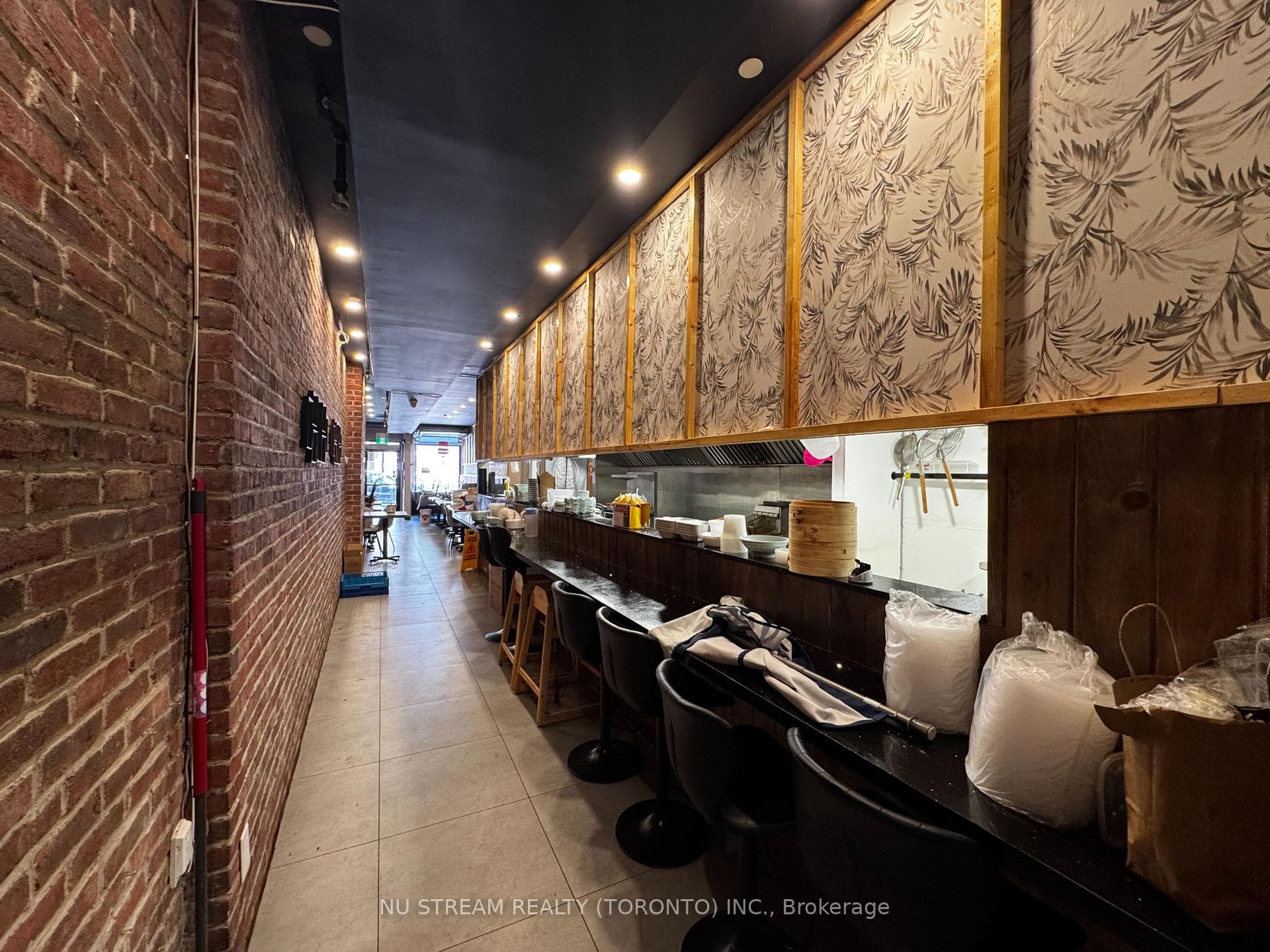 515 Bloor Street photo 5