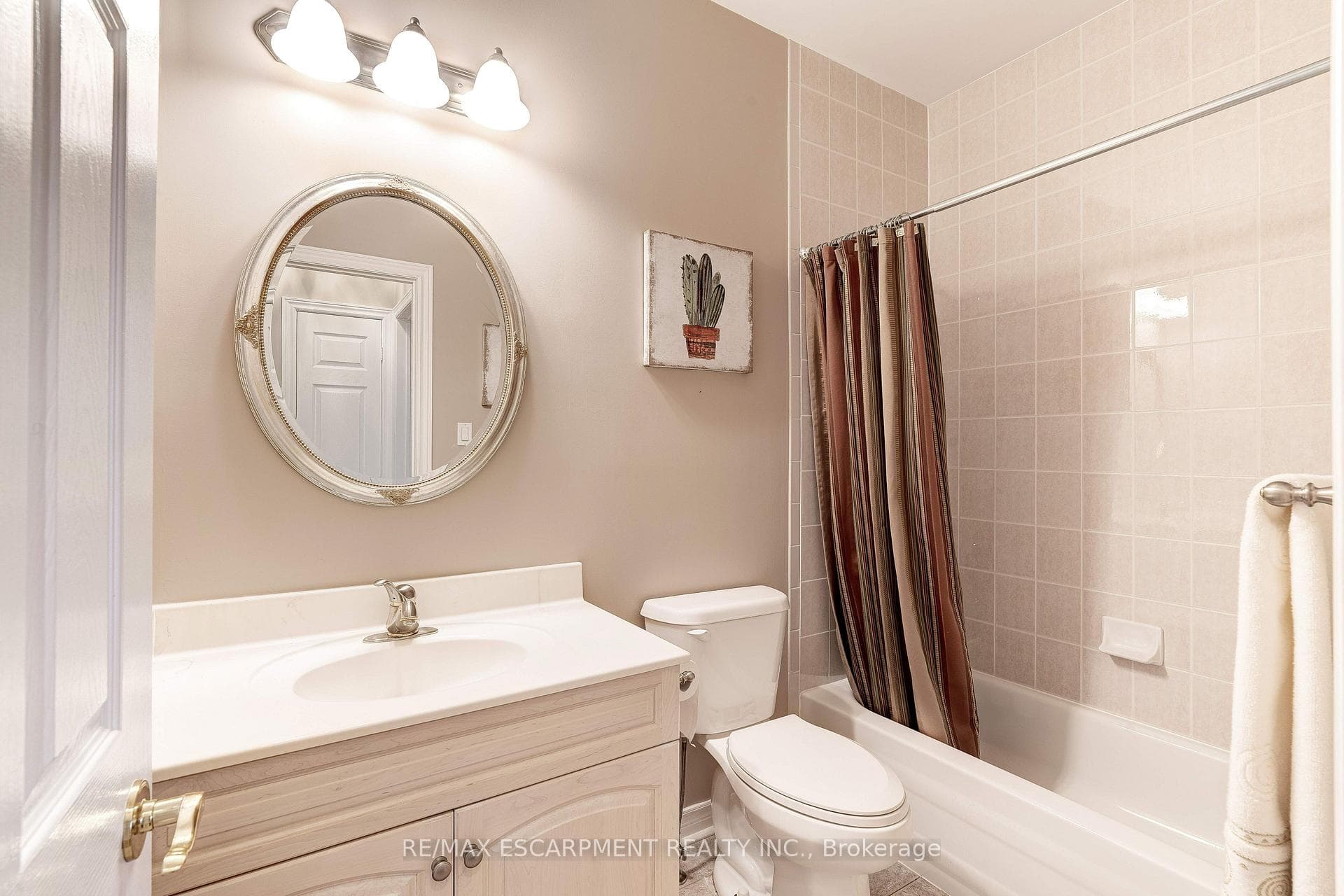 4112 STONEBRIDGE Crescent photo 23