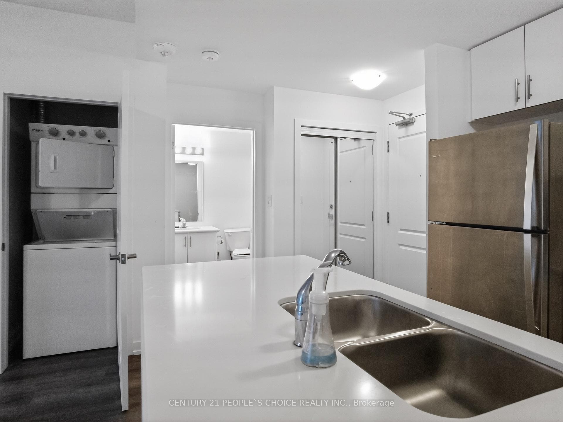 470 Dundas Street Unit 419 photo 9