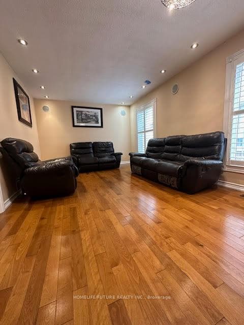 66 Ashmore Crescent photo 3