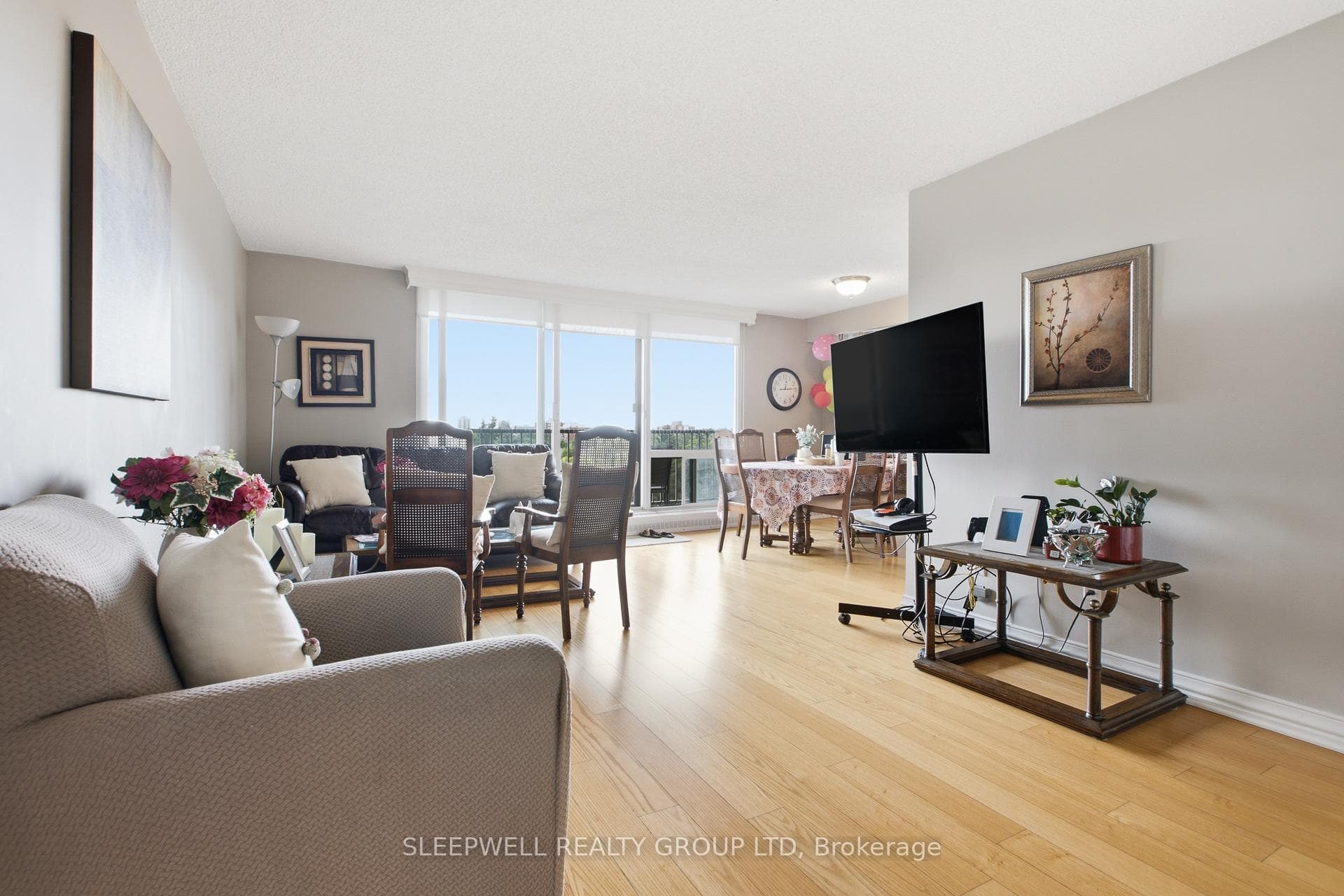 665 Bathgate Drive Unit 712 photo 4