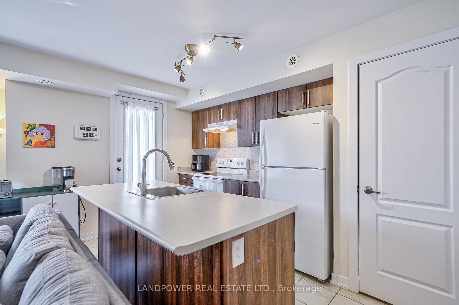 2 Dunsheath Way Unit 104 photo 29