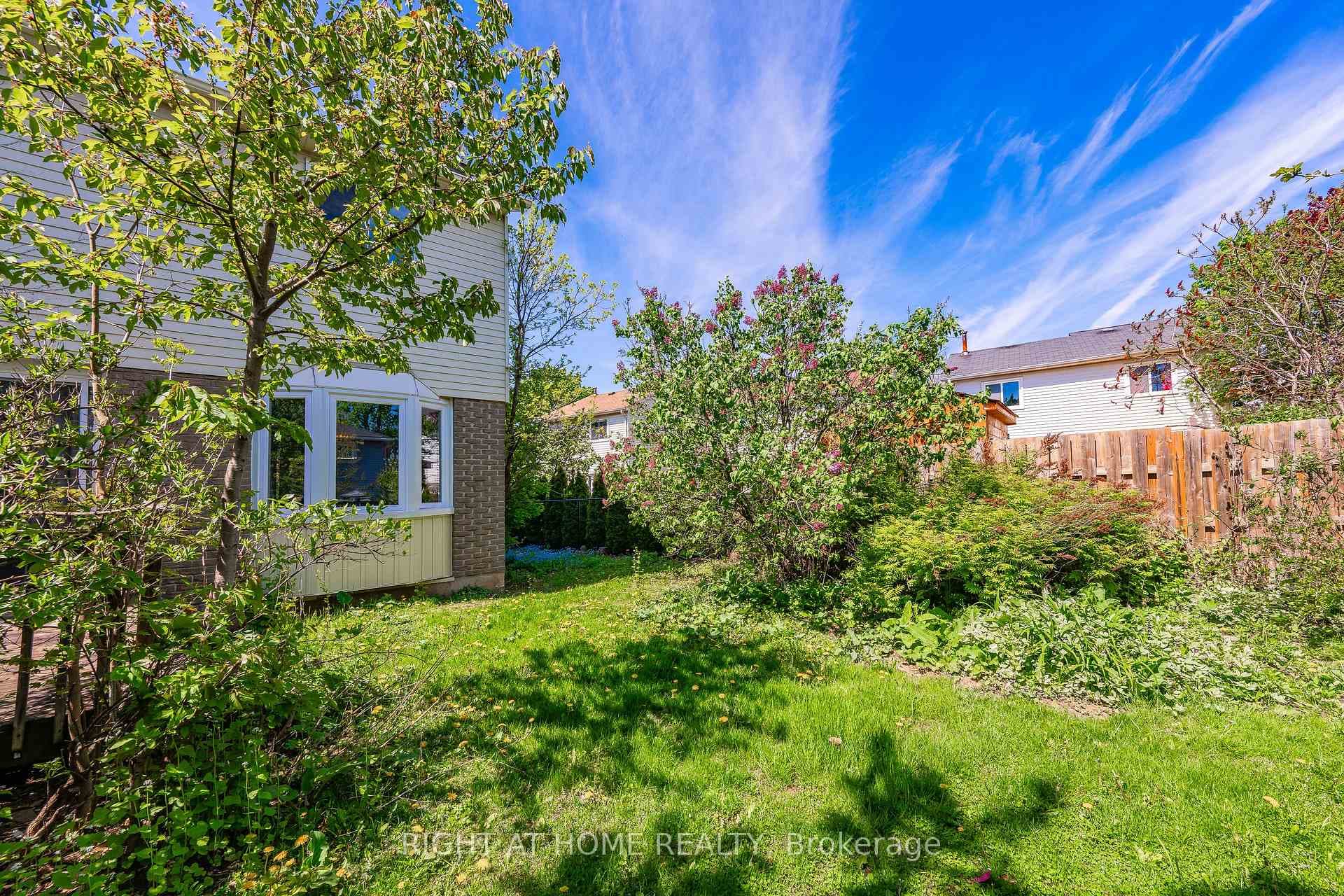 2469 Cavendish Drive photo 11