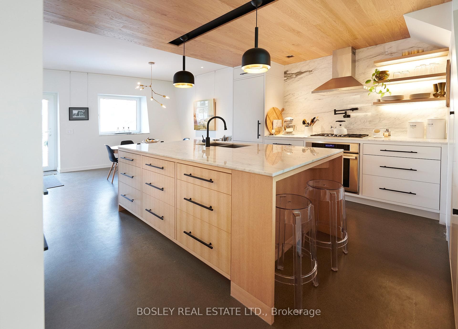 63 Dagmar Avenue Unit Main photo 4