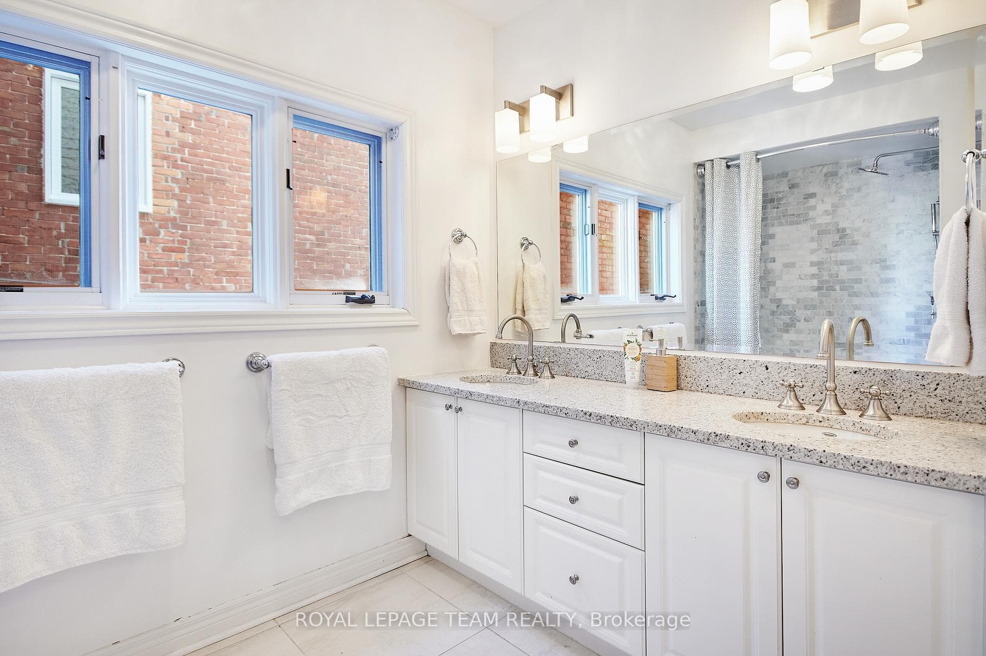 108 Stanley Avenue photo 25