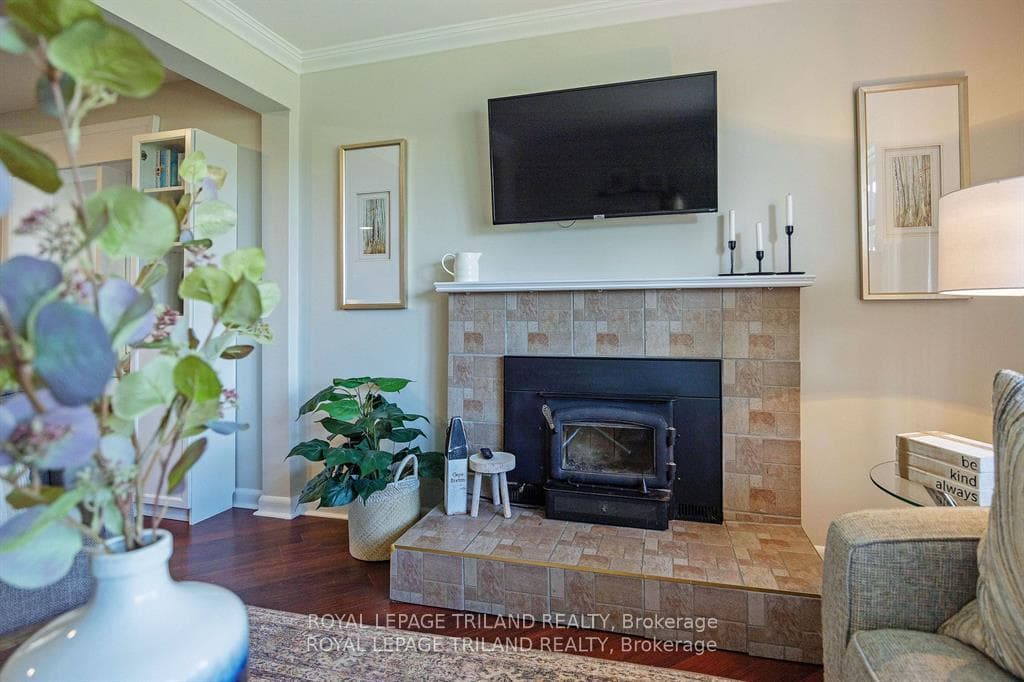 859 Willow Drive photo 8