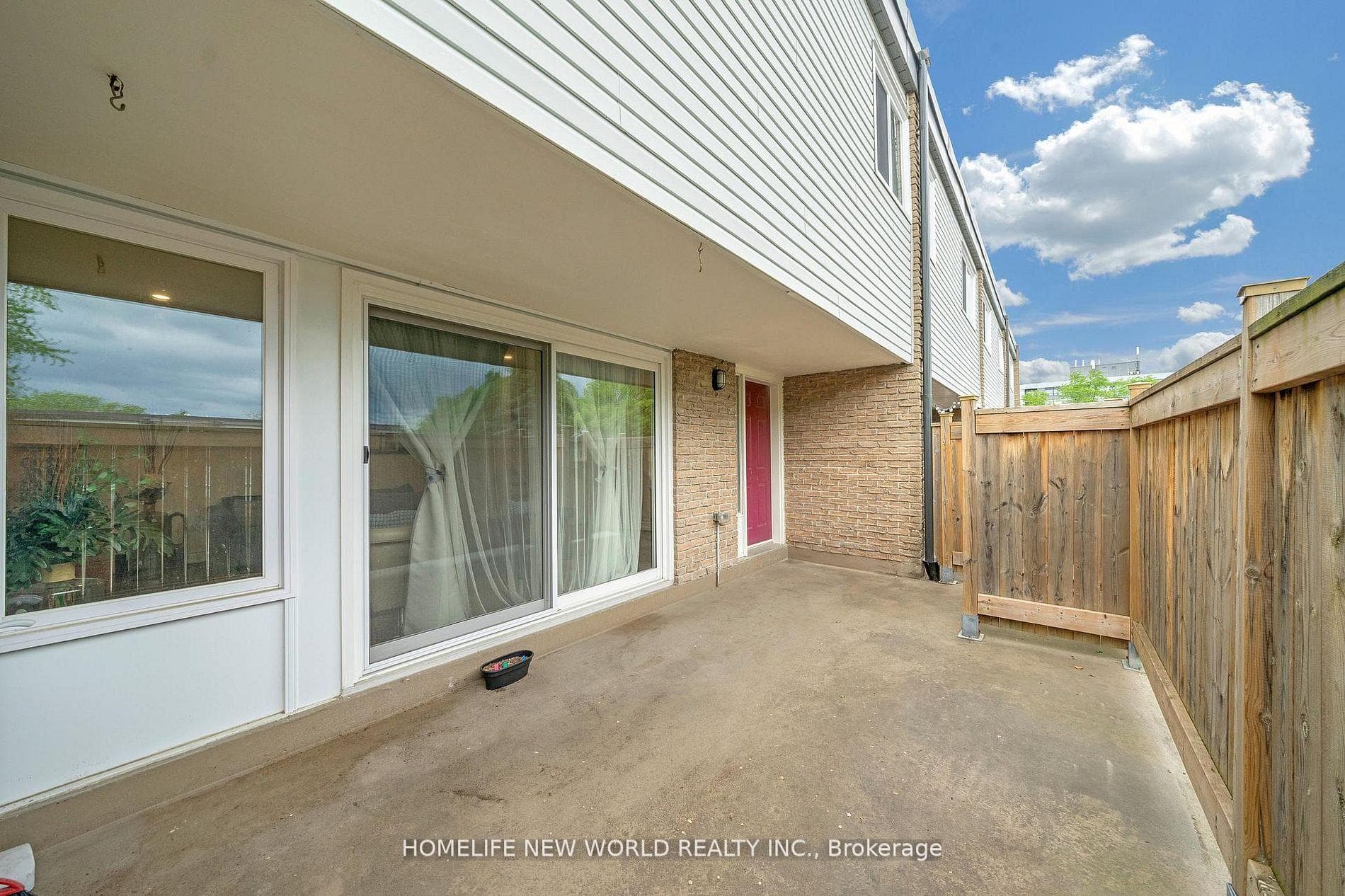 38 Springfair Avenue photo 9