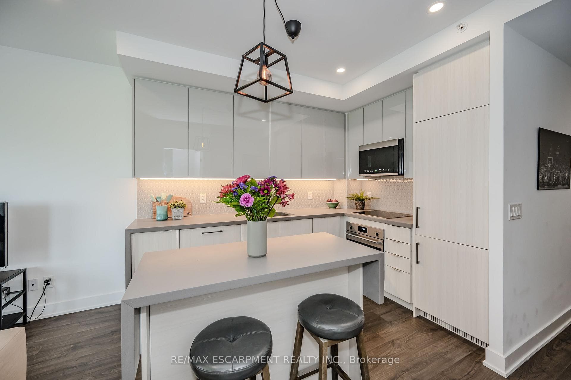2481 Taunton Road Unit 705 photo 11