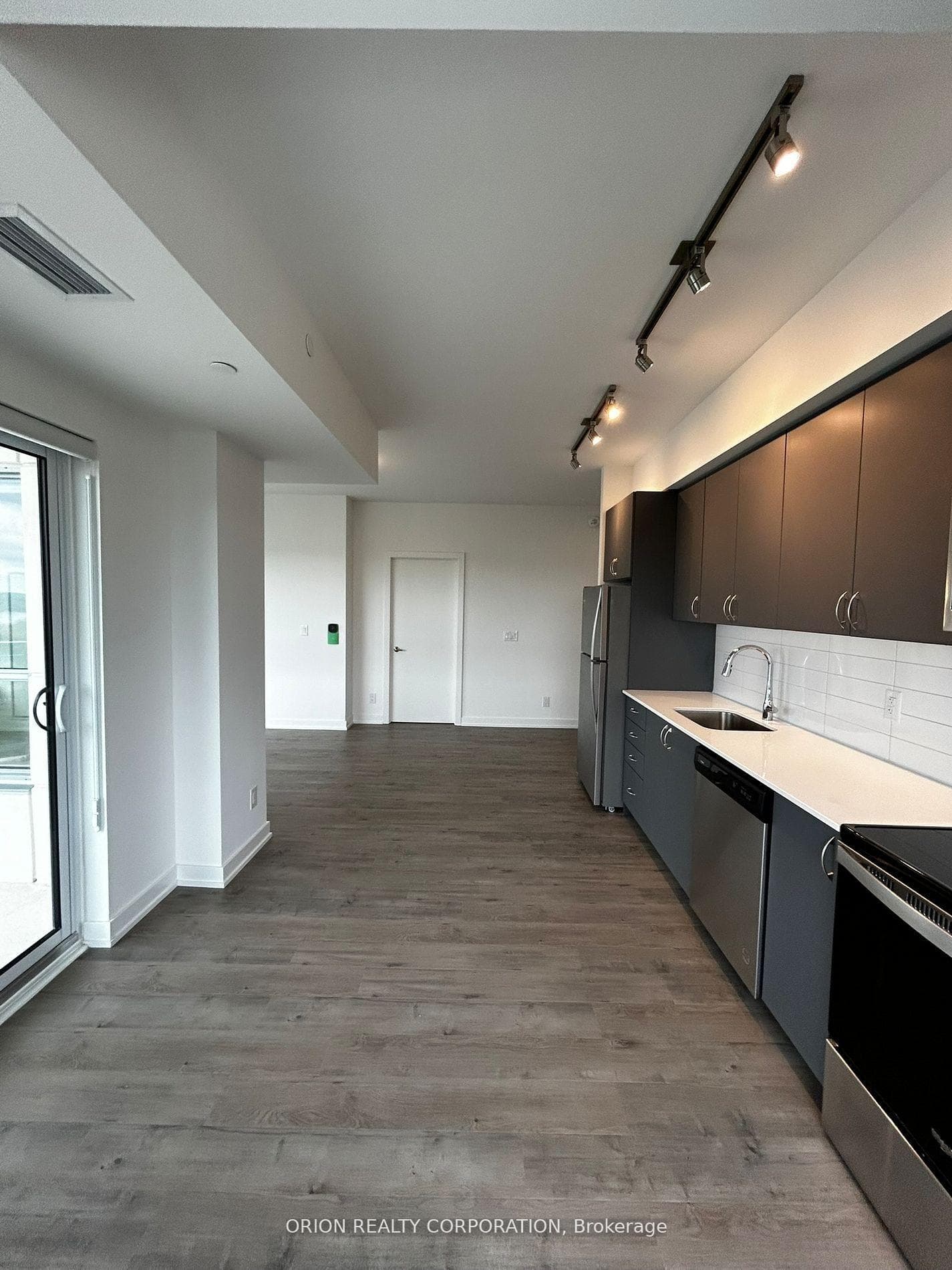 56 Lakeside Terrace Unit 1005 photo 6
