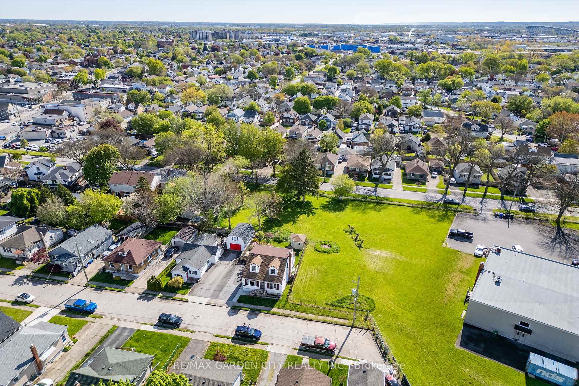 4 Peachdale Avenue photo 31