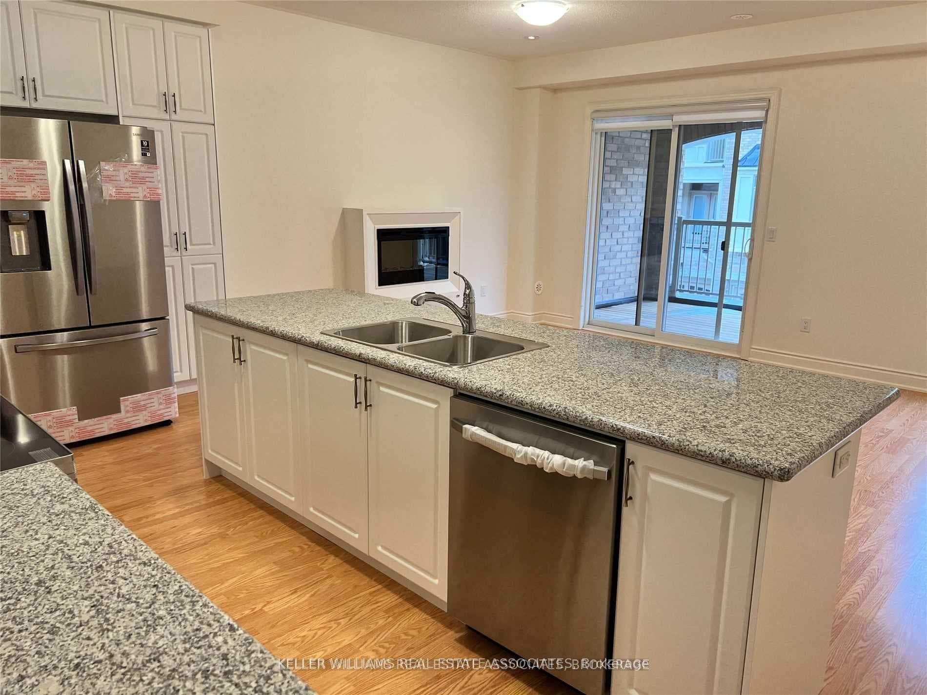 507 Dundas Street photo 7