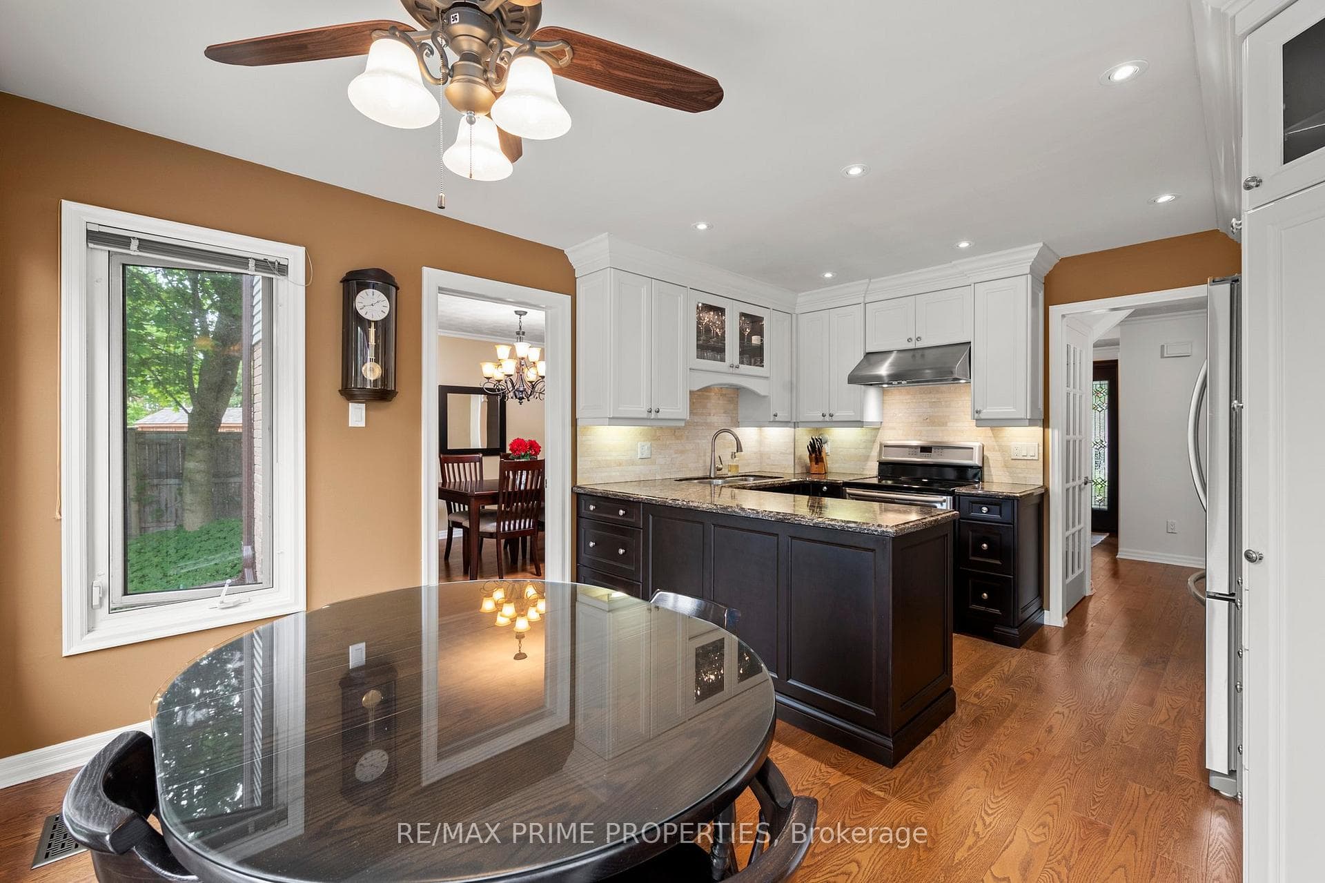 Breakfast nook combined with upgreaded kitchen.