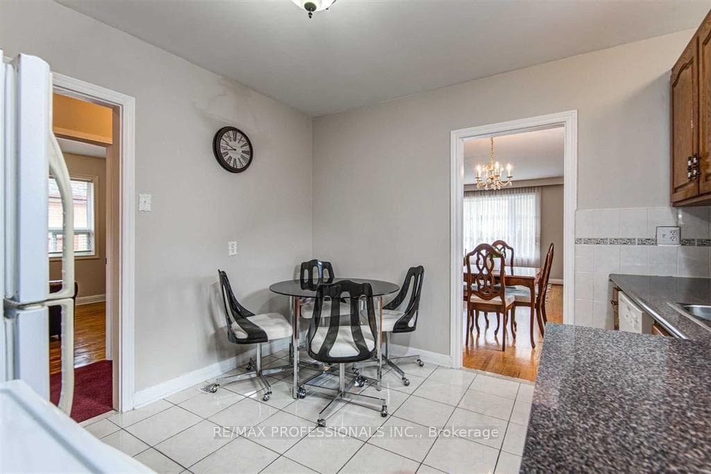183 Elmhurst Drive Unit Main photo 11
