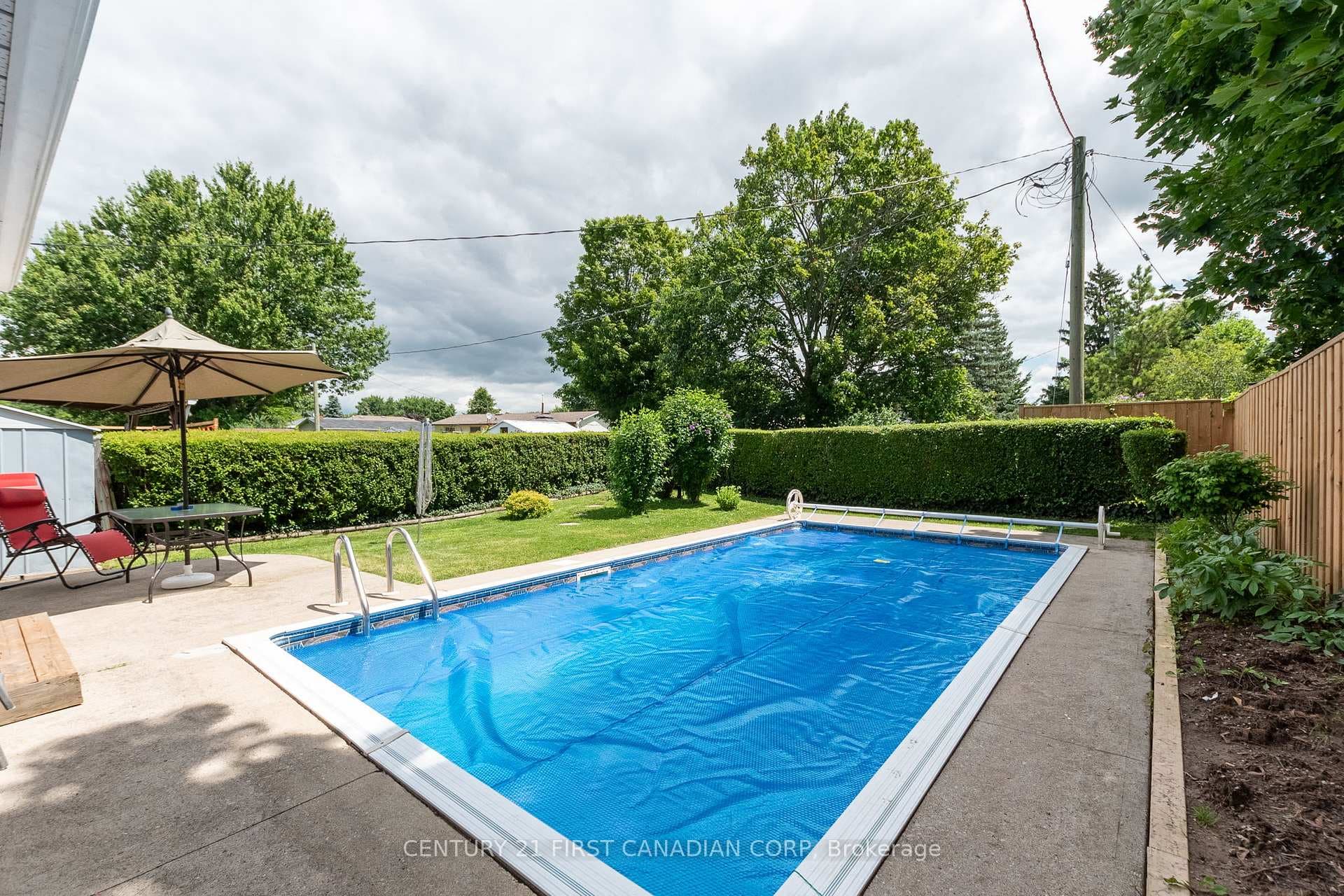 4 Taylor Crescent photo 35