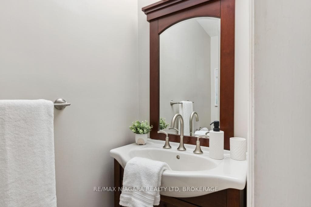 19 Fern Gate photo 21