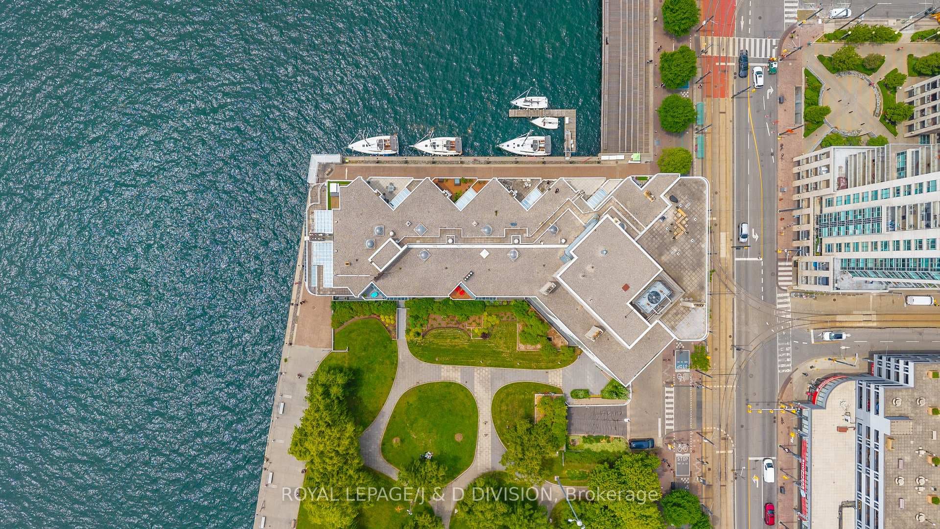 401 Queens Quay Unit 410 photo 39