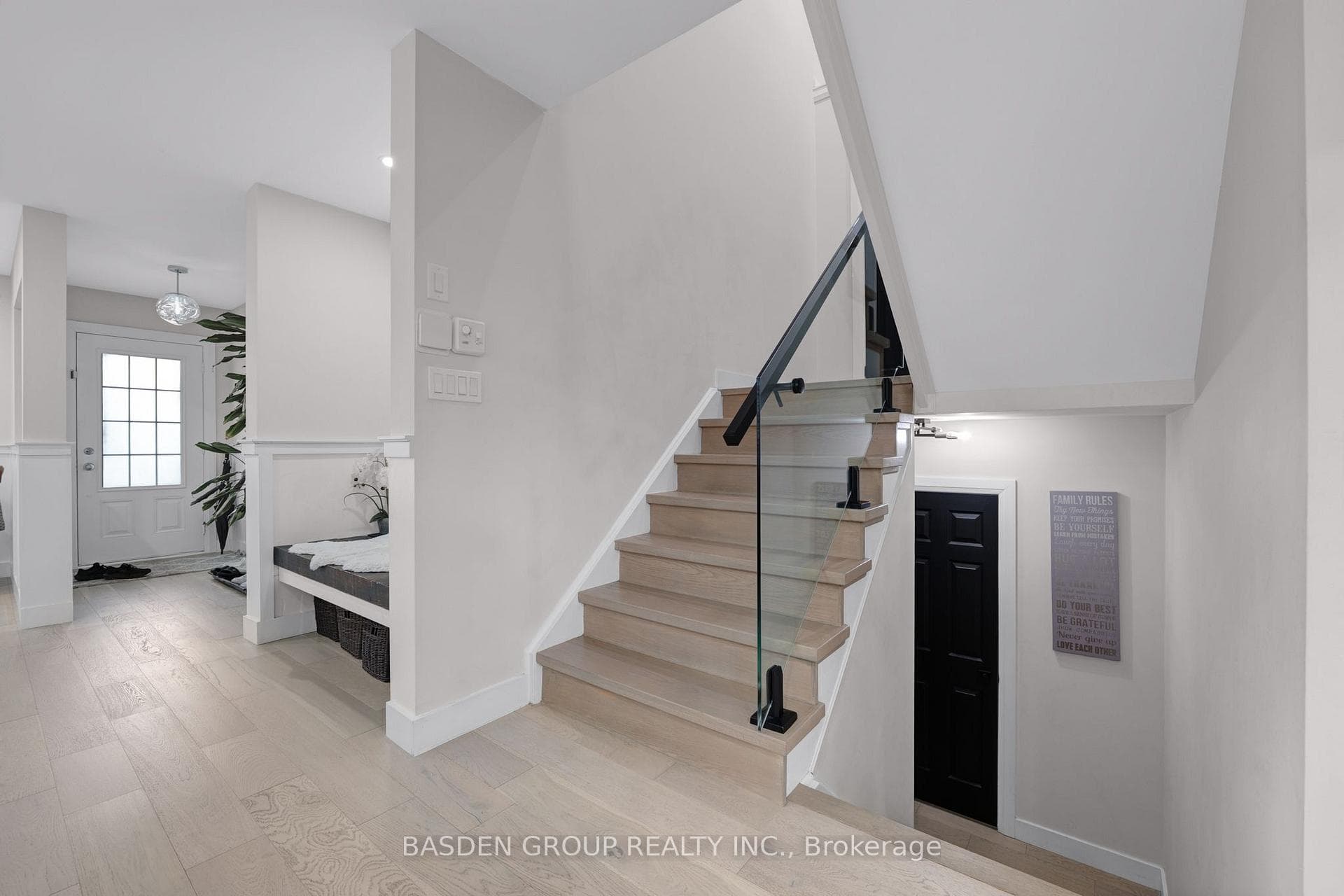 789 Miller Park Avenue photo 30