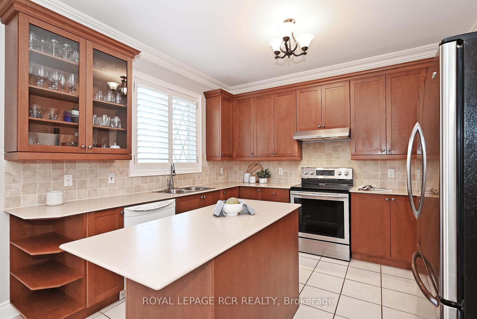 9 Deerhorn Crescent photo 14