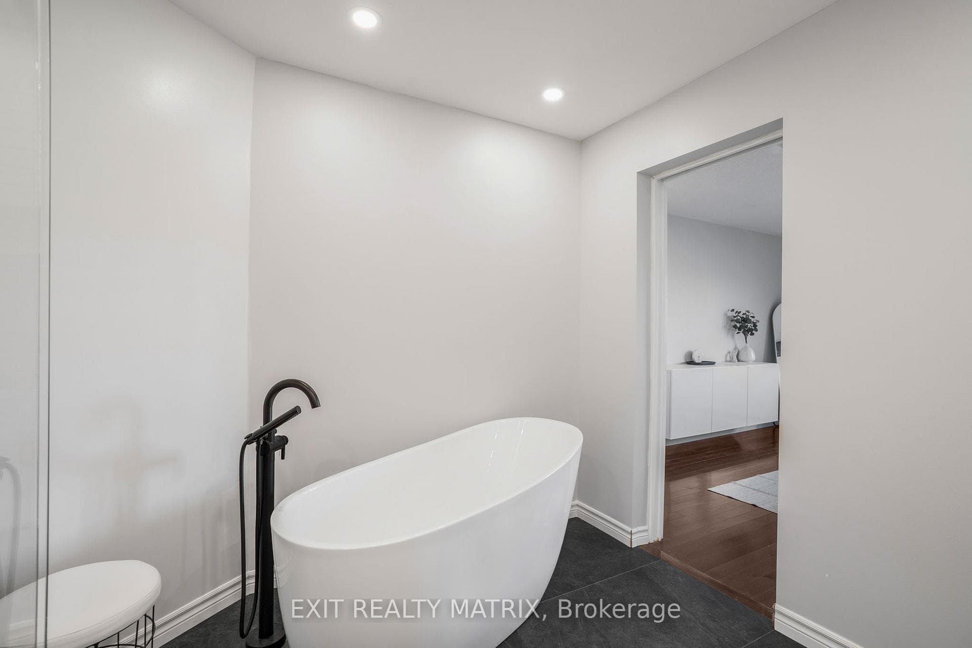 180 Soleil Avenue photo 26
