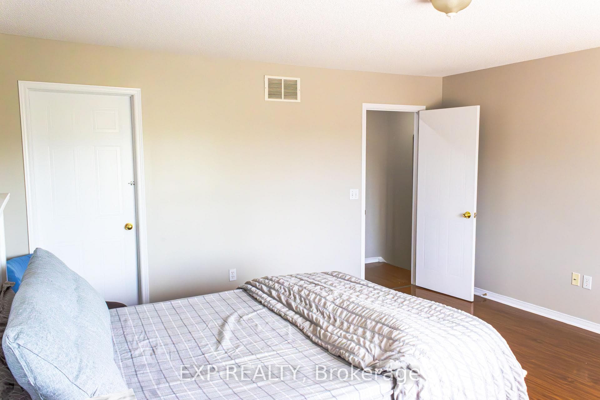 20 Curzon Crescent photo 13