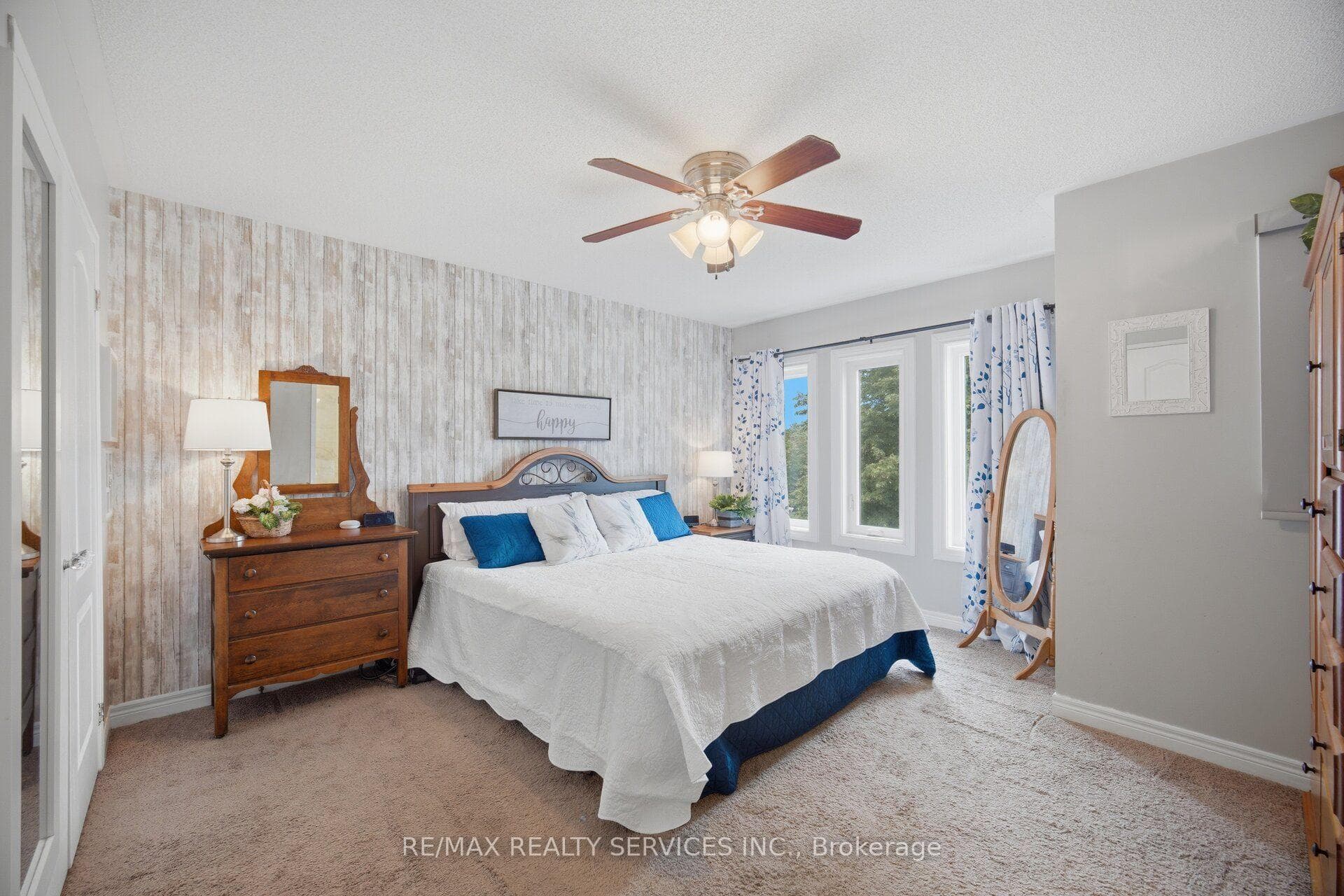30 Henderson Crescent photo 14
