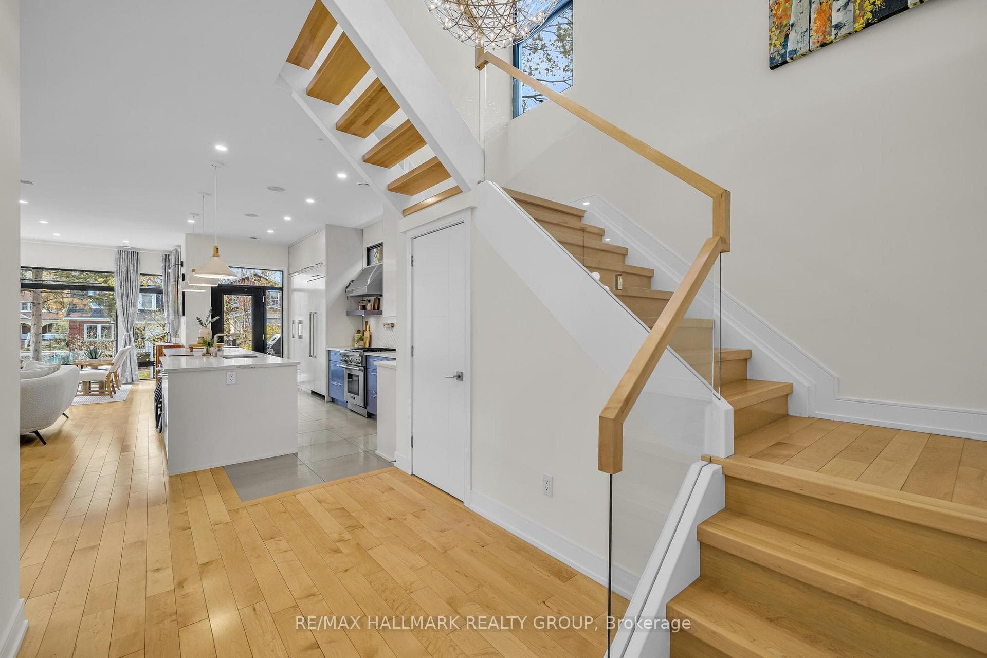 92 Grange Avenue photo 4