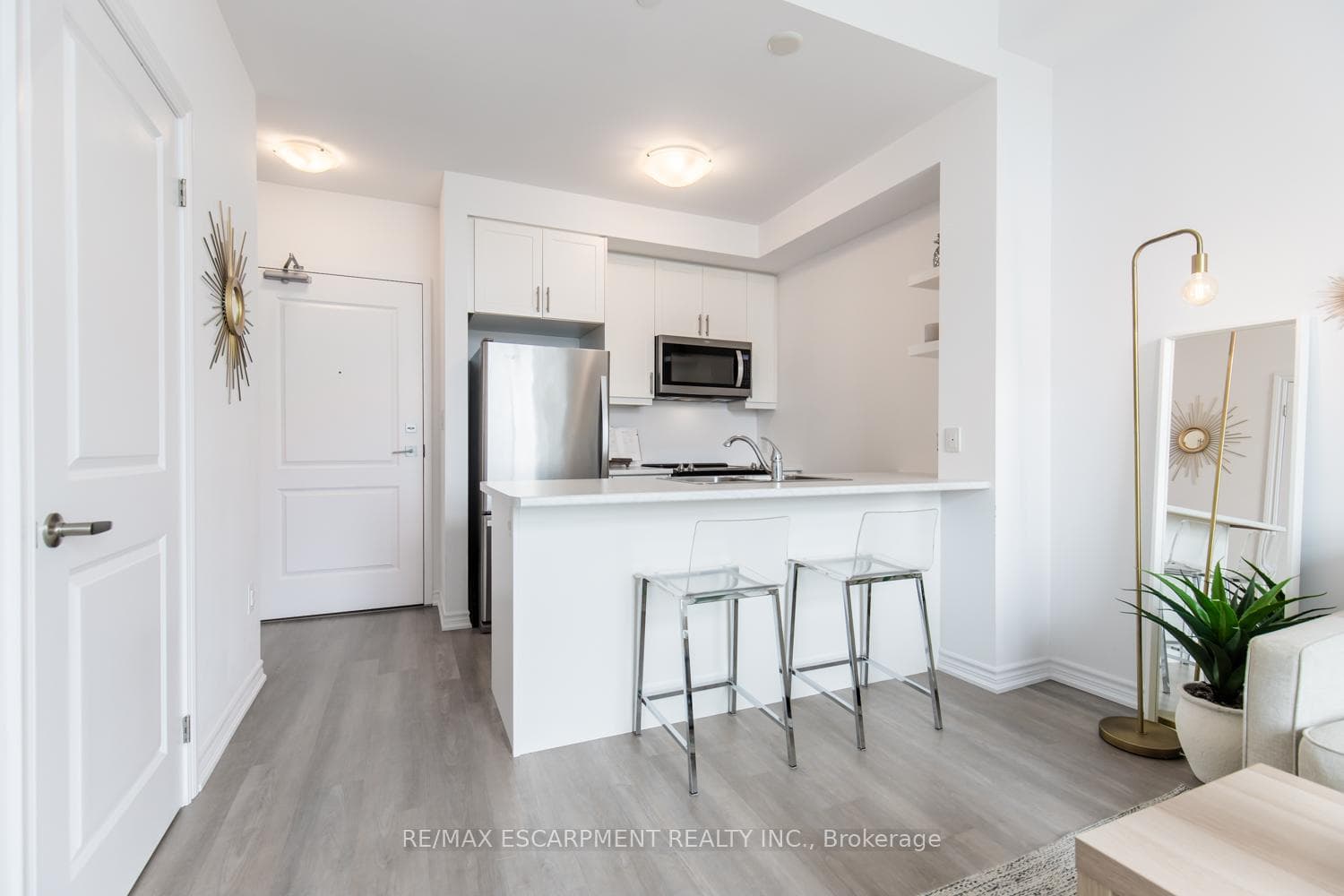 450 Dundas Street Unit 514 photo 3